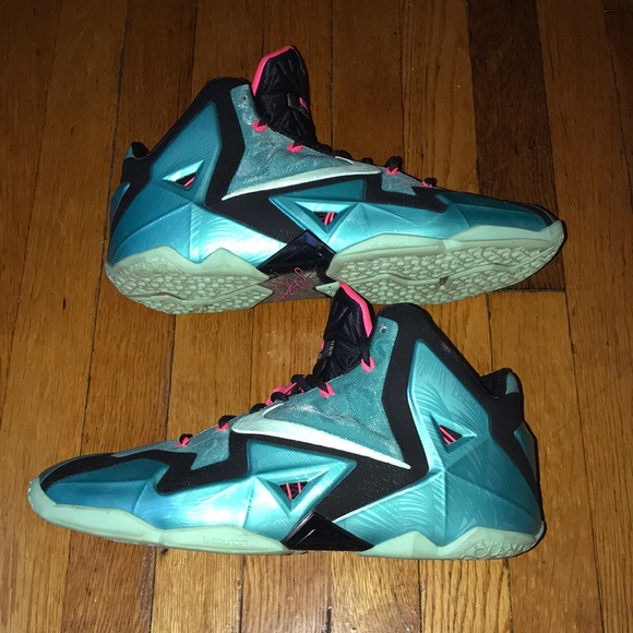 ✨Lebron 11’s “South Beach” Size: 11.5✨ - Picture 3 of 7